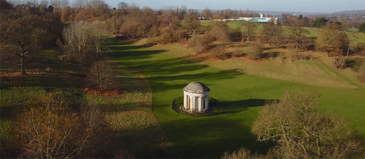 Oefenvlucht met de DJI Mavic Pro drone in het park